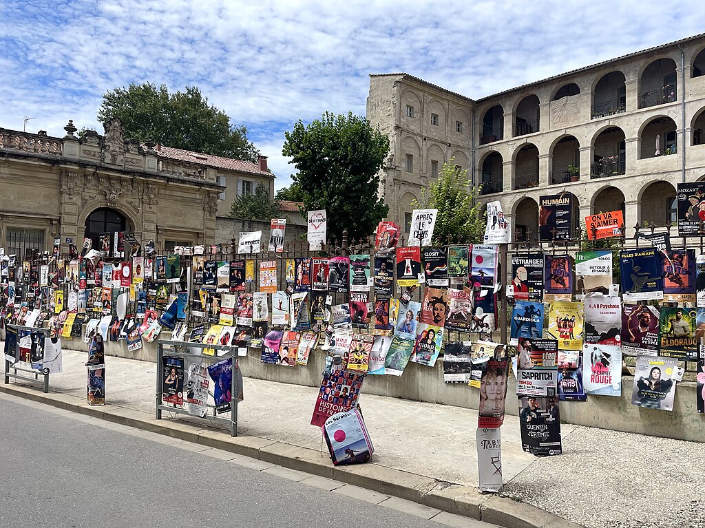affiches au festival d'Avignon
