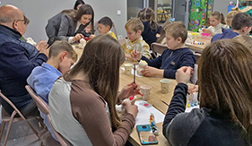 Aider les enfants à surmonter les blessures du passé