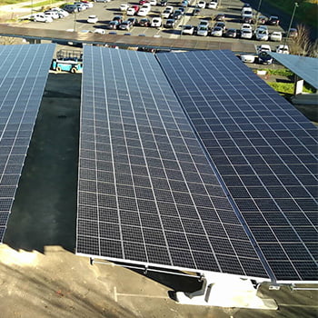 Toiture photovoltaïque des ombrières de La Glèbe