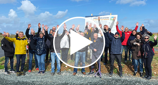 Le collectif des citoyens sur le site du parc éolien citoyen d’Andilly-les-Marais