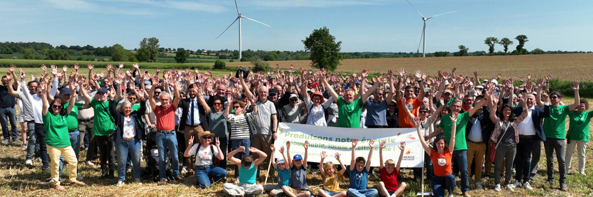 photo d'une inauguration d'un parc éolien et citoyen