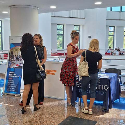 Deux concours à destination des assistants de langue