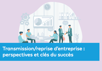 Illustration de style flat design montrant un groupe de professionnels en réunion dans un bureau, échangeant autour de graphiques, d’un écran de présentation et de documents, symbolisant la collaboration et la stratégie d’entreprise.