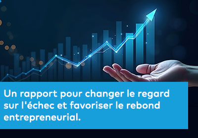 Main tenant une flèche lumineuse pointant vers le haut, symbolisant la croissance et le succès