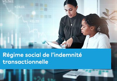 Personnel de service à la personne travaillant dans un établissement de soins ou un hôpital, y compris des infirmières, des aides-soignants, des physiothérapeutes, des ergothérapeutes, des orthophonistes, et une femme âgée ou senior.