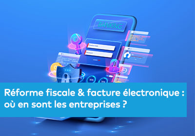 Concept de facture électronique avec un portefeuille numérique intelligent, une application pour cartes bancaires et un smartphone représentant la technologie des paiements sécurisés.