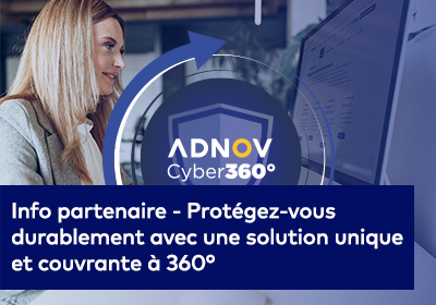 Formulaire d’avis d’arrêt de travail vu à travers une loupe, mettant en évidence les mots en lettres orange.